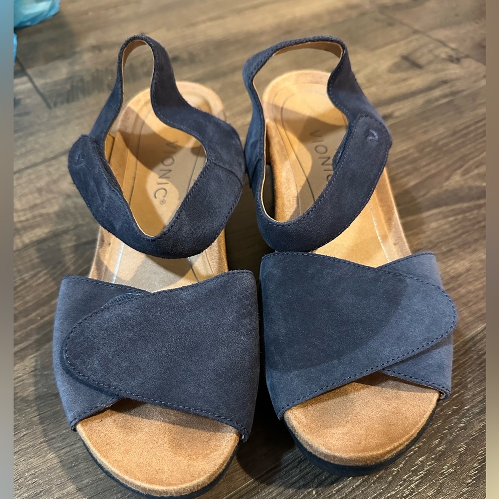 Vionic Astrid II Sandals